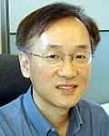 기업인, (전직)대학교수인 이현봉의 대표 이미지