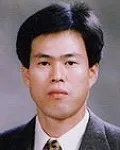 변호사, (전직)행정공무원인 김의식의 대표 이미지