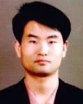 교수인 윤석용의 대표 이미지