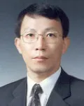 행정공무원인 김연근의 대표 이미지