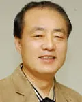 신문기자인 백창현의 대표 이미지
