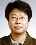 미술평론가, (전직)문화기관단체인, (전직)대학교수인 이영욱의 대표 이미지
