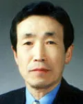 (전직)대학교수인 이완근의 대표 이미지