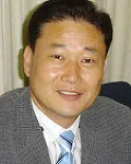 신문기자인 이성기의 대표 이미지
