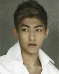 가수인 우람의 대표 이미지