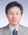 연구인인 염영일의 대표 이미지