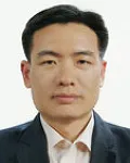 대학교수, (전직)변호사, 행정공무원인 오윤의 대표 이미지
