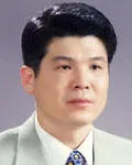 신문기자인 강경구의 대표 이미지