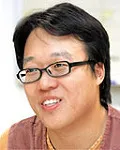 소설가인 정진영의 대표 이미지