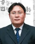 변호사, (전직)검사인 윤덕근의 대표 이미지