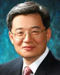 보험인인 윤점식의 대표 이미지