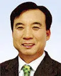 (전직)정당인인 염우철의 대표 이미지