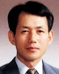 대학교수인 편무진의 대표 이미지