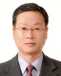 변호사인 윤웅중의 대표 이미지