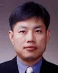 치과의사, (전직)대학교수인 신민의 대표 이미지