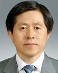 대학교수인 정완용의 대표 이미지