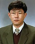 대학교수인 김삼수의 대표 이미지