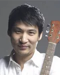 베이스연주가인 모그의 대표 이미지