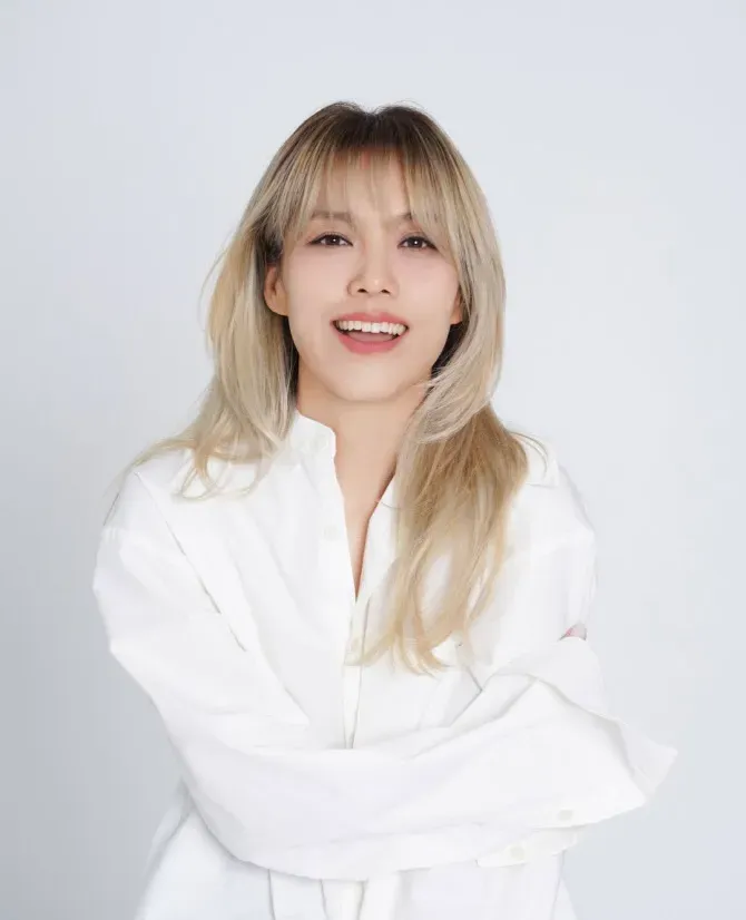 유튜버인 소향의 대표 이미지