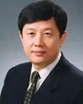 치과의사인 윤상룡의 대표 이미지