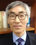 대학교수인 윤철홍의 대표 이미지
