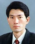 대학교수인 정용길의 대표 이미지