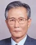 변호사, (전직)정무직공무원, (전직)검사인 강신욱의 대표 이미지