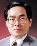 대학교수인 한견우의 대표 이미지