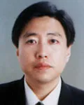 대학교수인 진기남의 대표 이미지