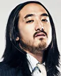 DJ, 음반제작자인 스티브 아오키의 대표 이미지