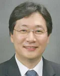 대학교수인 윤영빈의 대표 이미지