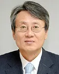 신문기자인 김영모의 대표 이미지
