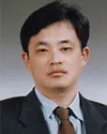 대학교수인 김성탁의 대표 이미지