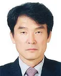 대학교수인 정신교의 대표 이미지