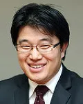 변호사, (전직)판사인 이동국의 대표 이미지