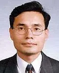 미술이론가, 대학교수인 윤자정의 대표 이미지