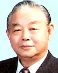 (전직)서예가, (전직)변호사, (전직)국회의원인 윤길중의 대표 이미지