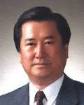 (전직)사회기관단체인, (전직)국회의원, (전직)신경외과의사인 송두호의 대표 이미지