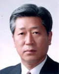 변호사, (전직)검사인 유재성의 대표 이미지