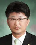 교육기관단체인, (전직)기초의회의원인 최충규의 대표 이미지