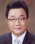 금융인인 윤기식의 대표 이미지