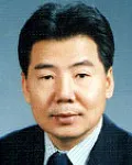 성악가, (전직)대학교수인 김암의 대표 이미지