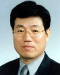 변호사, (전직)대학교수, (전직)판사인 김홍엽의 대표 이미지