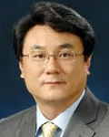 대학교수인 이우영의 대표 이미지