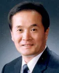 대학교수, (전직)교육공무원인 강병운의 대표 이미지