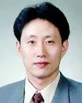 이비인후과의사, 대학교수인 손영익의 대표 이미지