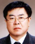 정신과의사, 대학교수인 신윤오의 대표 이미지