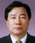 방송기술자인 정동완의 대표 이미지
