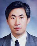 내과의사, 대학교수인 윤현구의 대표 이미지