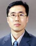 대학교수인 이동식의 대표 이미지